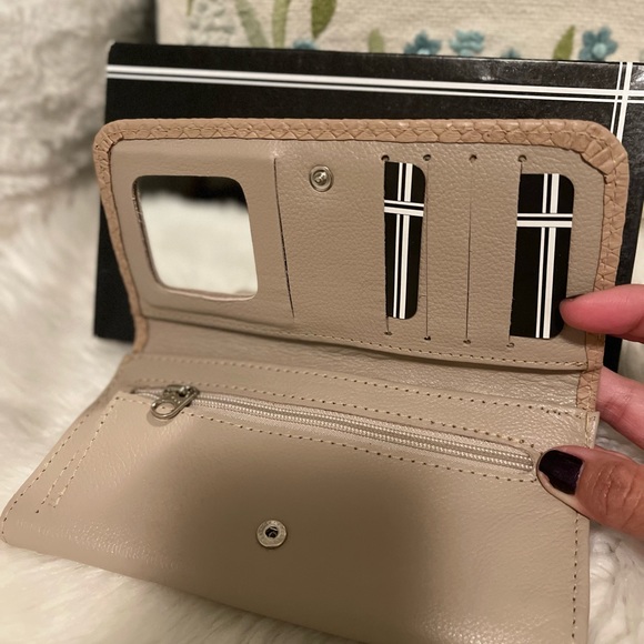 New in box leather wallet - Picture 3 of 5